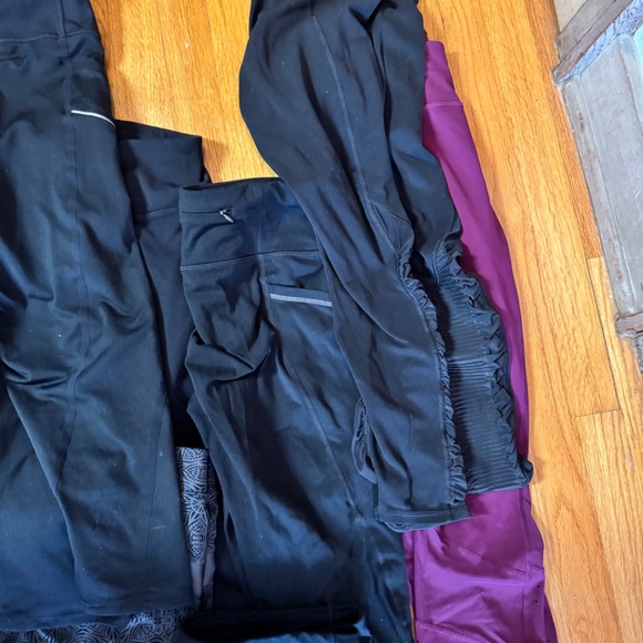 LOT of 9 pairs of Athleta Leggins Sz M - Picture 3 of 4